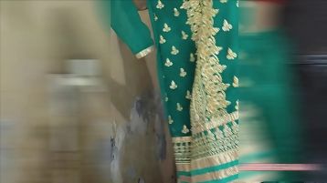 Indian Desi Girl Bathing Video In Hindi