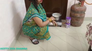 Xxx When The Younger Sister Was Cooking In The Kitchen With Her Ass Raised, The Brother Entered The Kitchen, Lifted Her Leg And Violently Slapped Her 2022 Latest Anal Sex With Clear Hindi Voice